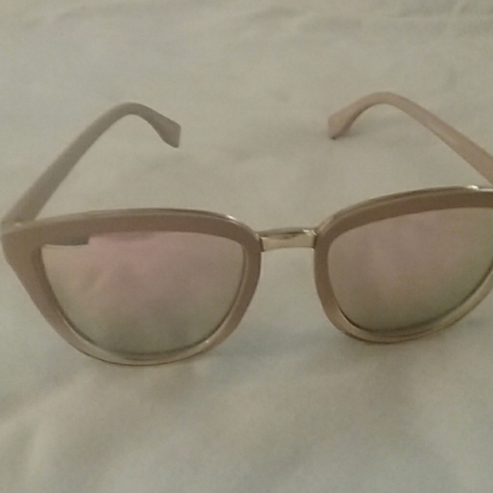 Anthrolopogie Kankakee Cat-Eye Sunglasses